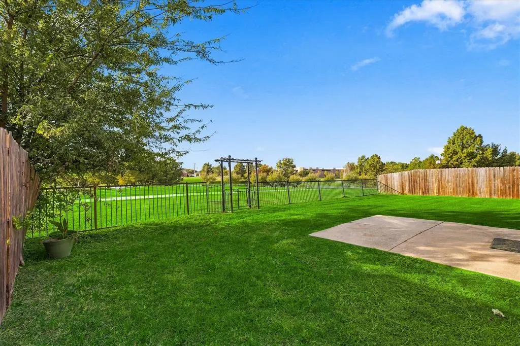 2220 Willow Drive