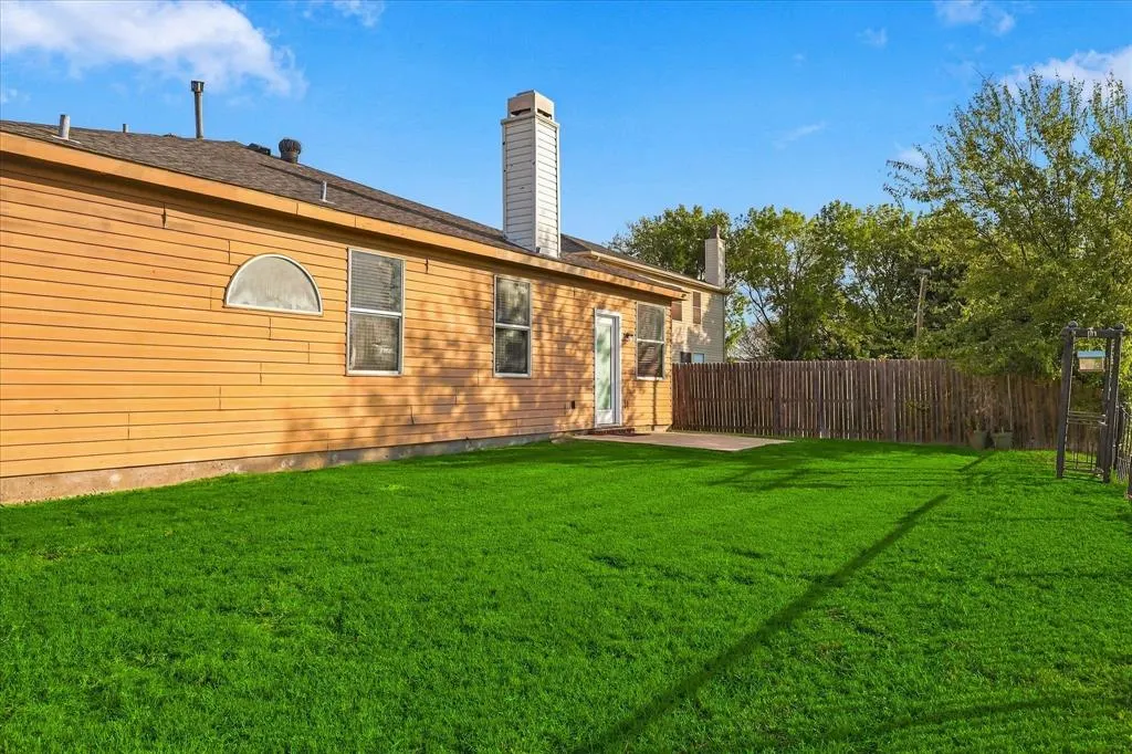 2220 Willow Drive