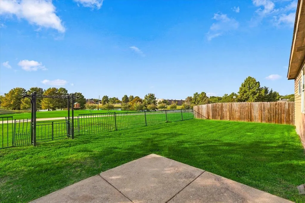 2220 Willow Drive