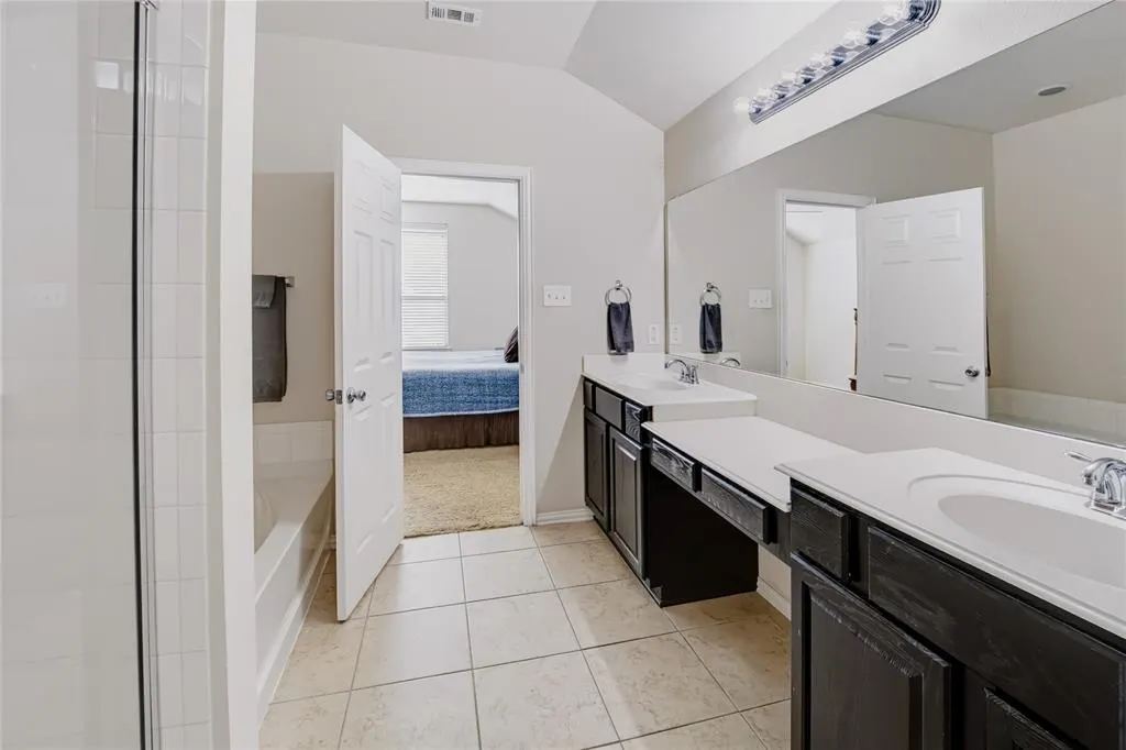 513 Highland Fairway Lane