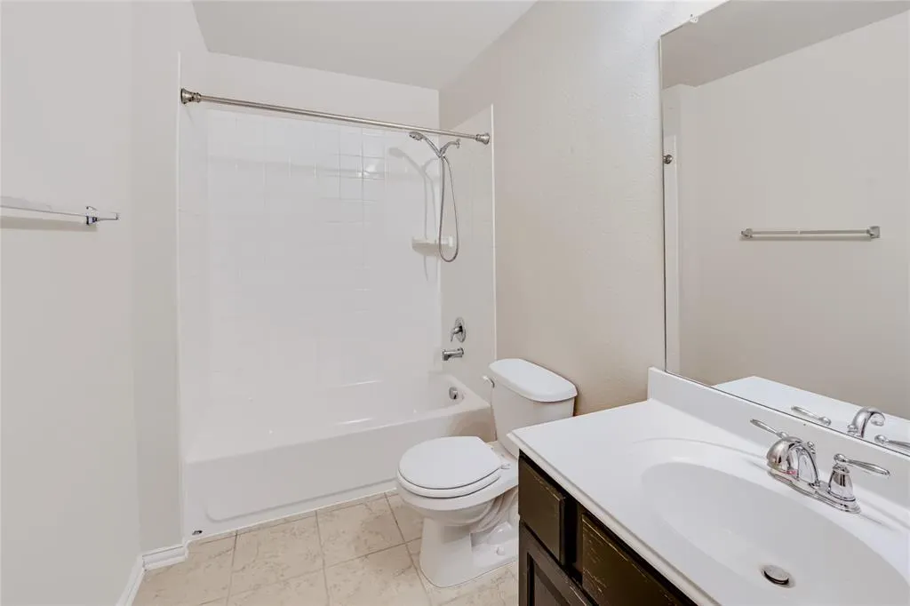 513 Highland Fairway Lane