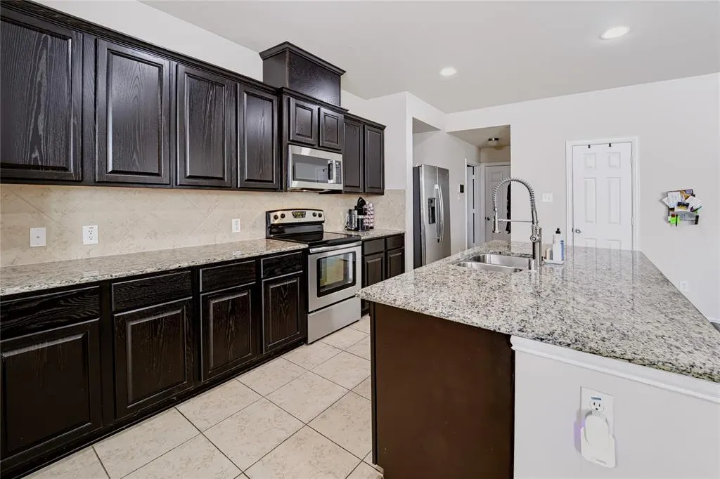 513 Highland Fairway Lane