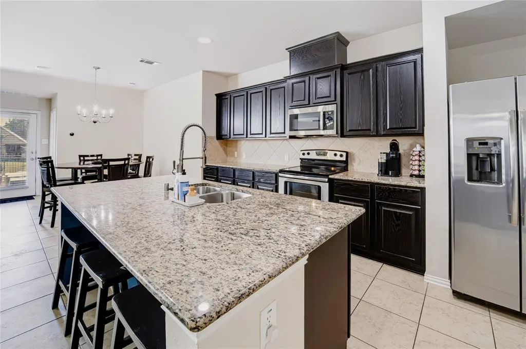 513 Highland Fairway Lane