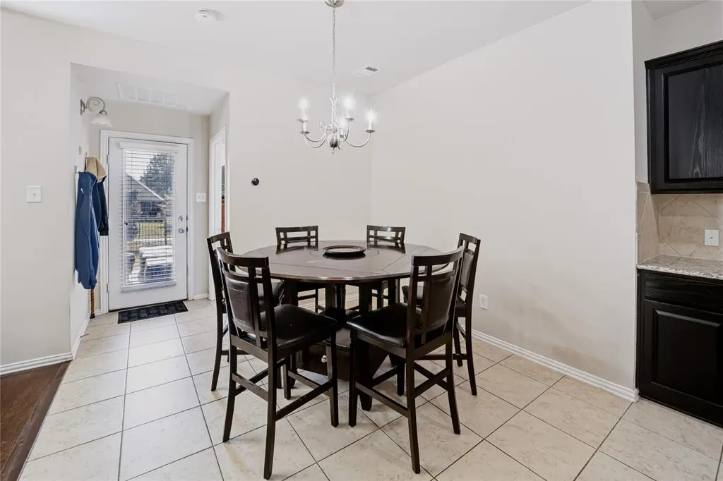 513 Highland Fairway Lane