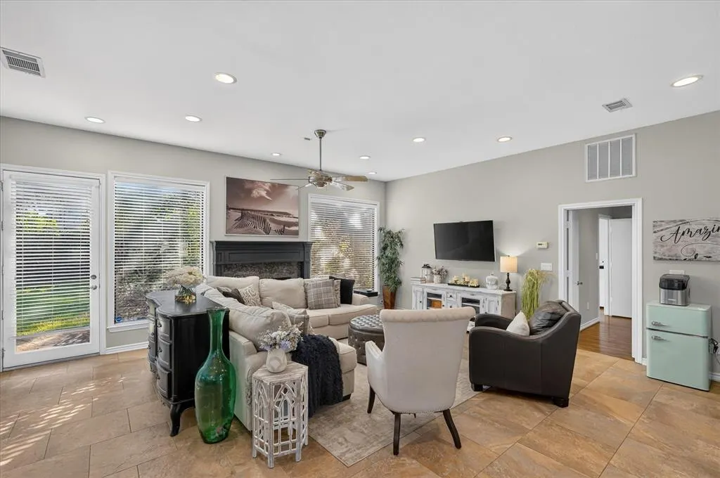 4322 Crowley Drive