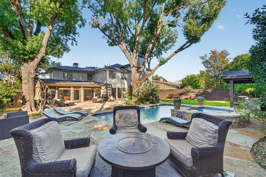 4322 Crowley Drive