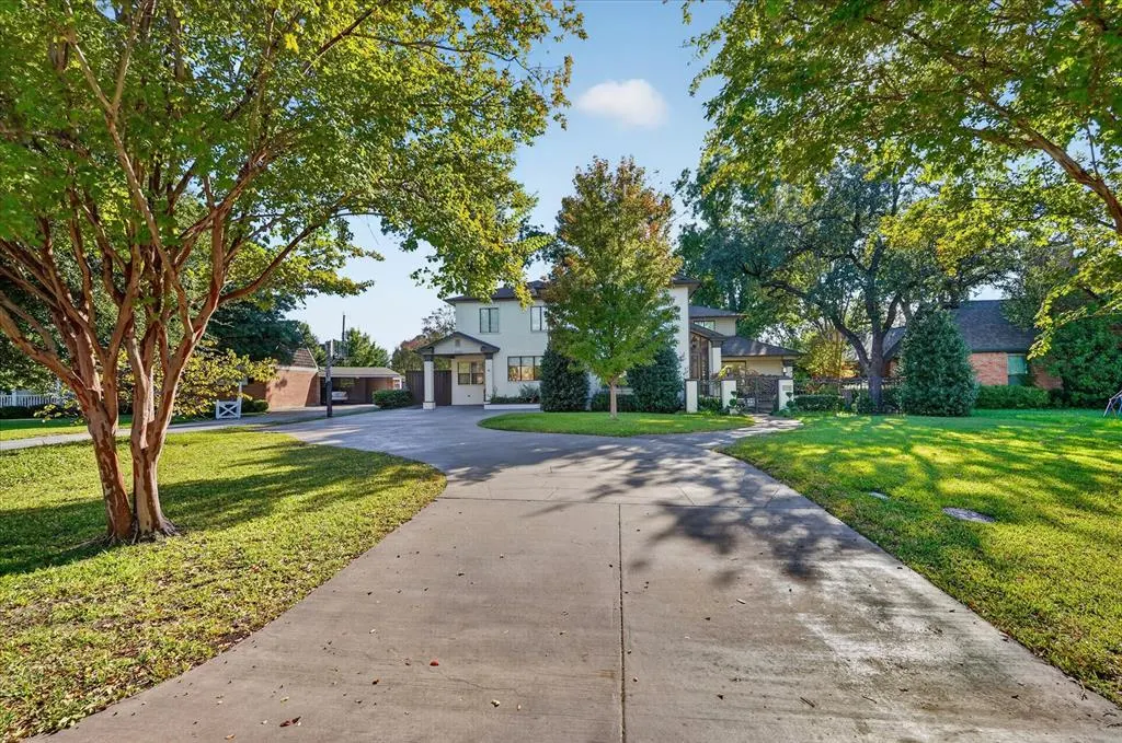 4322 Crowley Drive