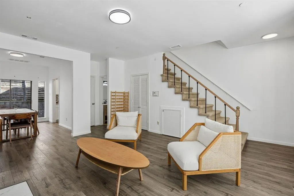 3919 Cole Avenue #101