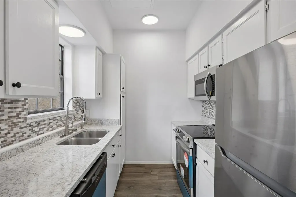 3919 Cole Avenue #101