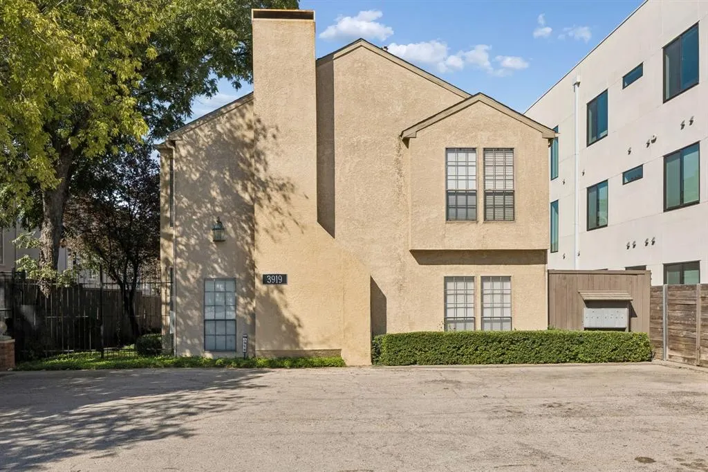 3919 Cole Avenue #101