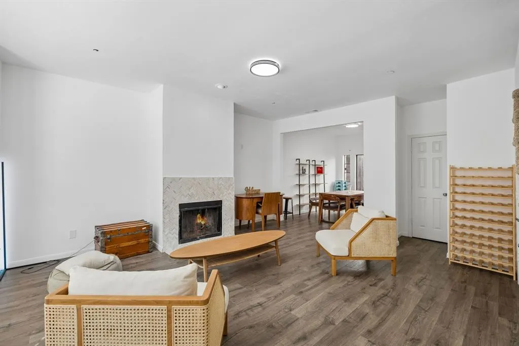 3919 Cole Avenue #101