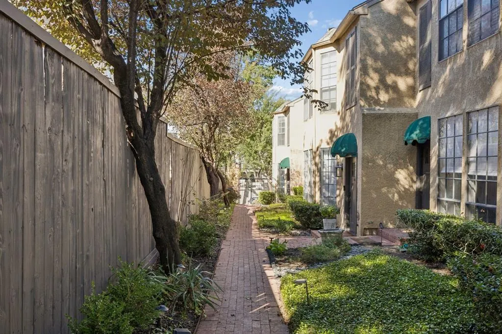3919 Cole Avenue #101