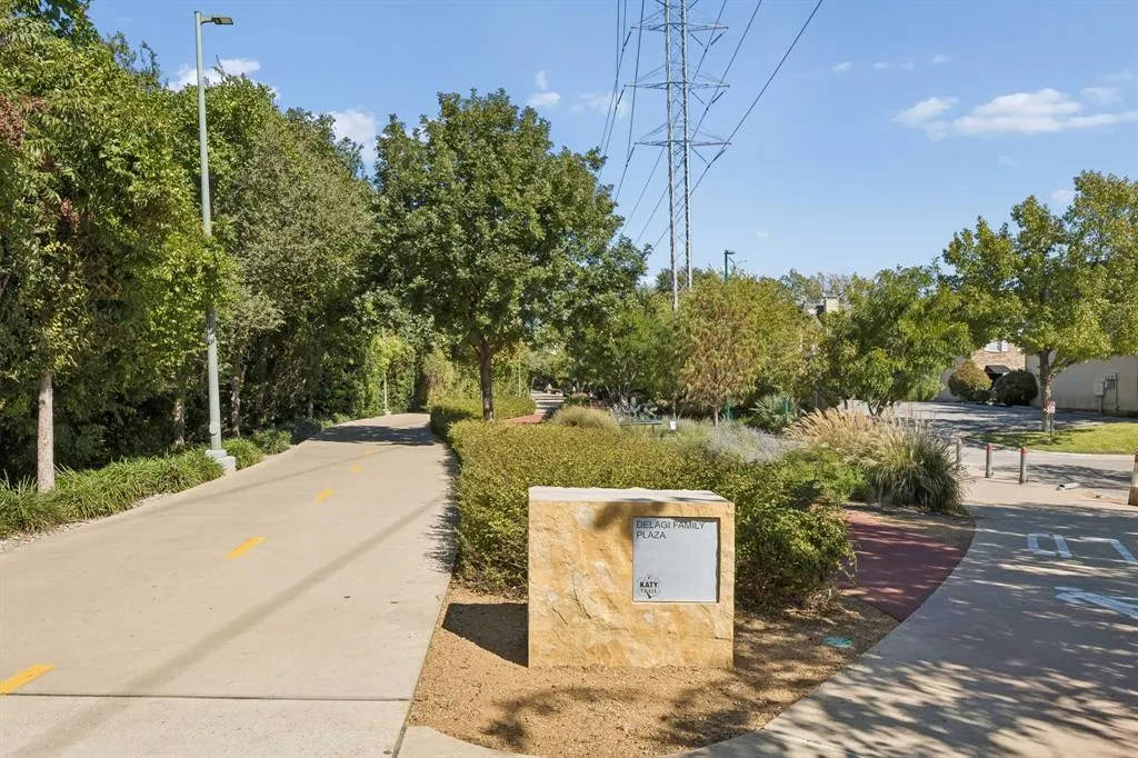 3919 Cole Avenue #101