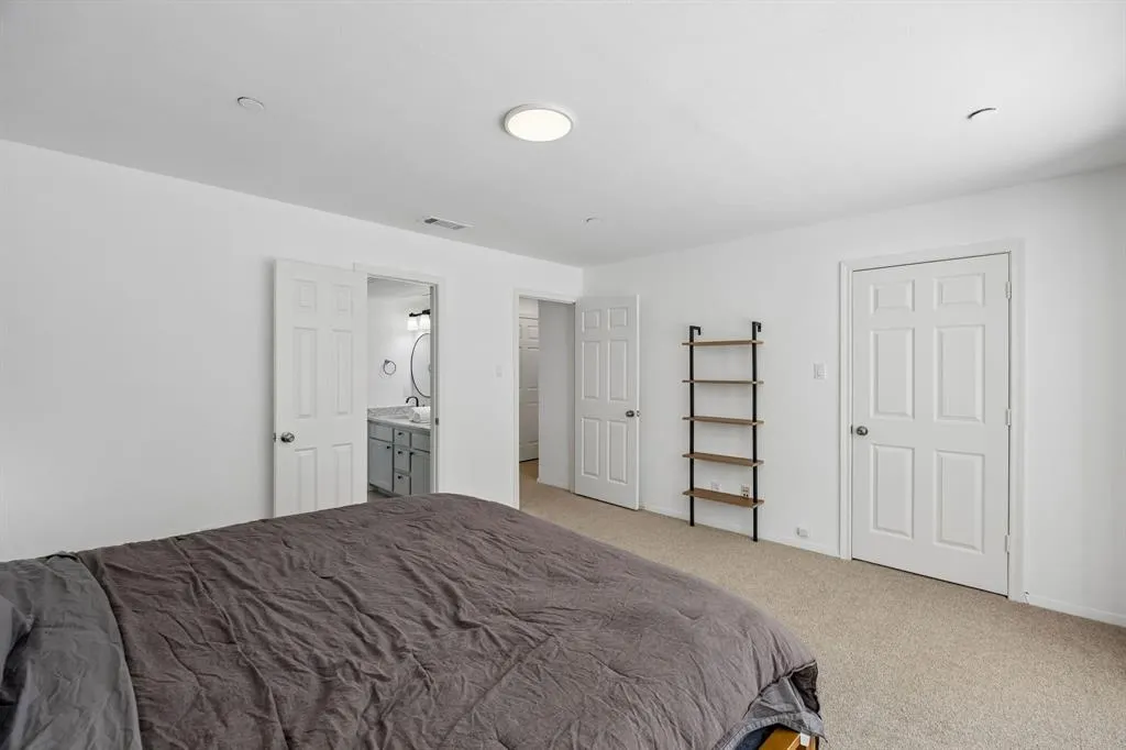 3919 Cole Avenue #101