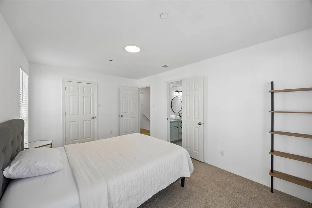 3919 Cole Avenue #101