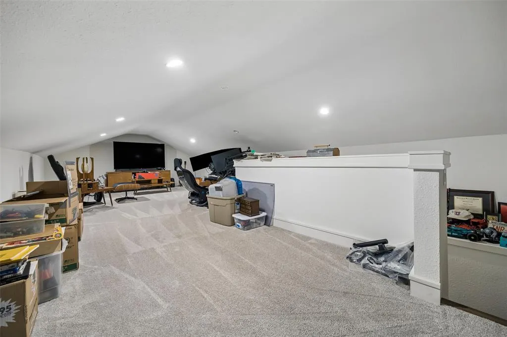 9 Willow Creek Place