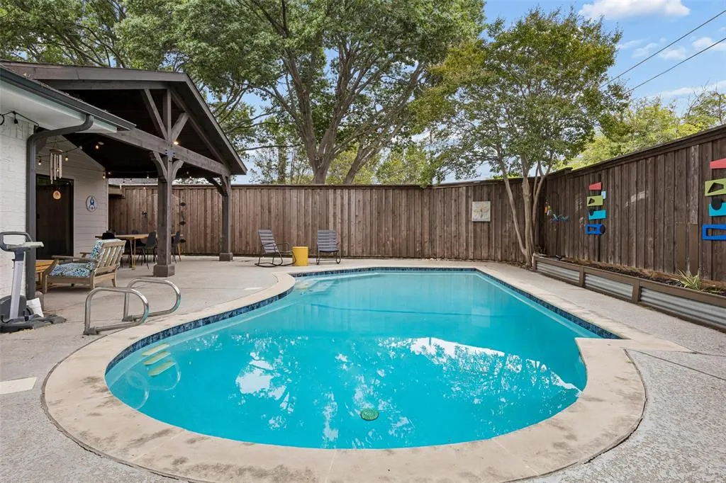 9 Willow Creek Place
