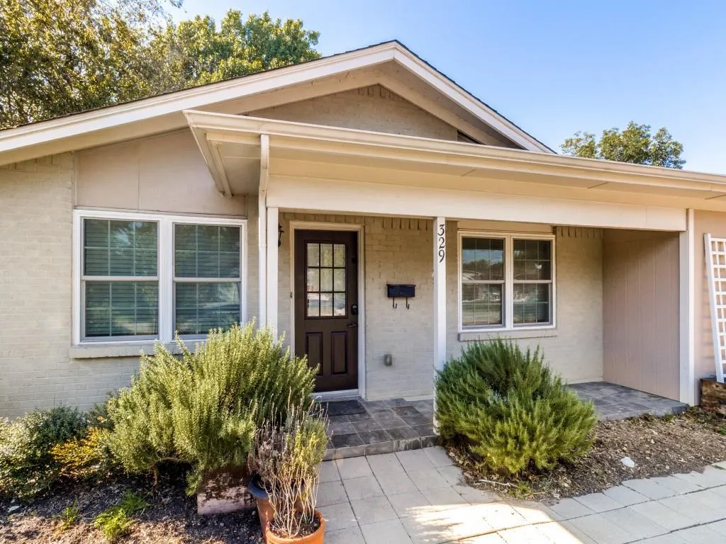 329 N Cottonwood Drive