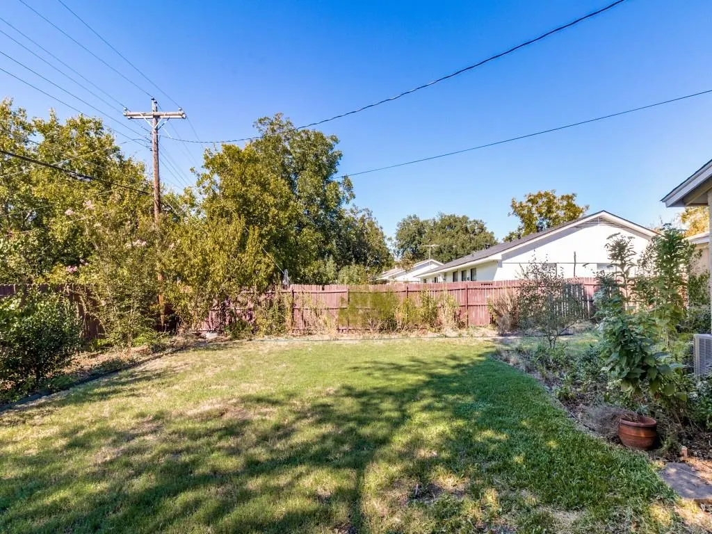329 N Cottonwood Drive