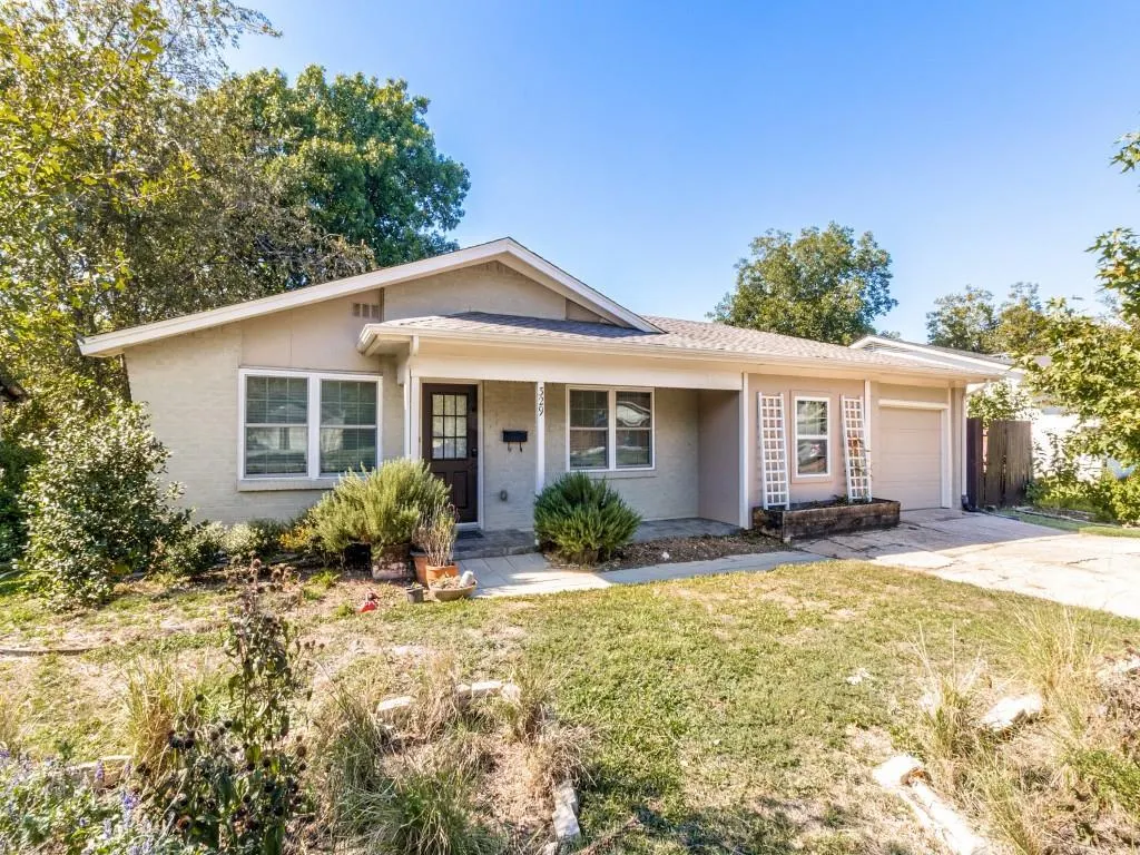 329 N Cottonwood Drive