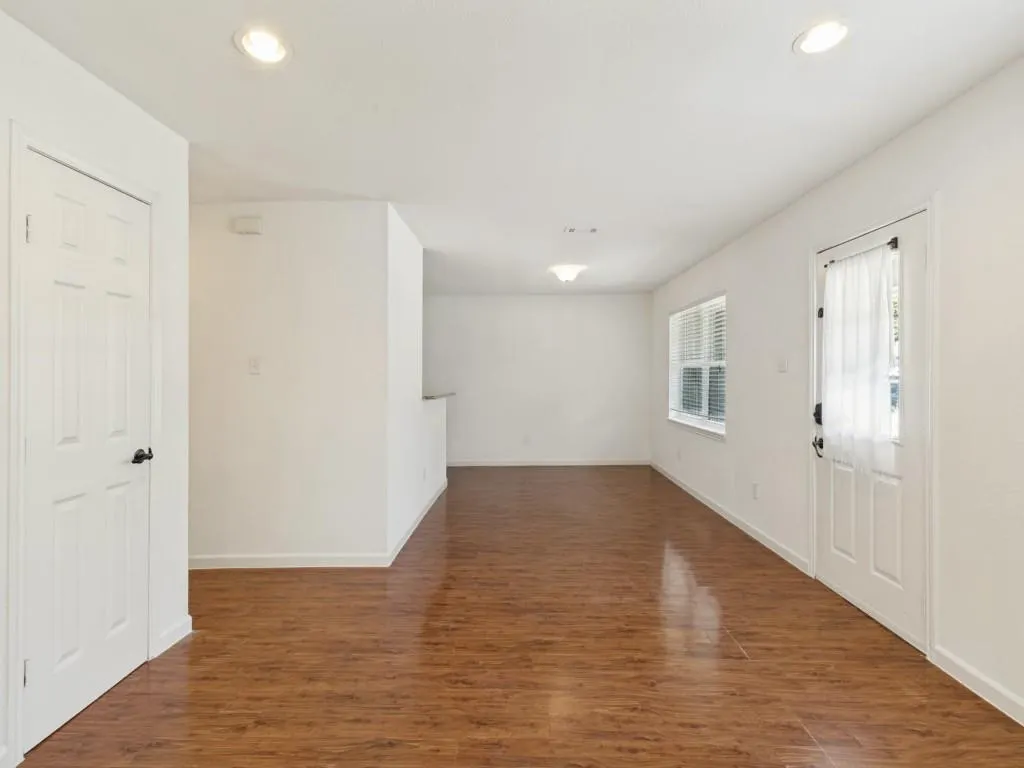 329 N Cottonwood Drive
