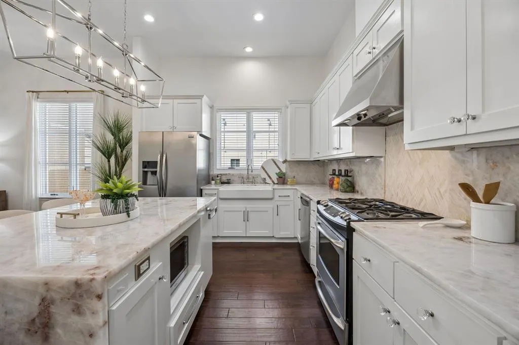 3210 Carlisle Street #34