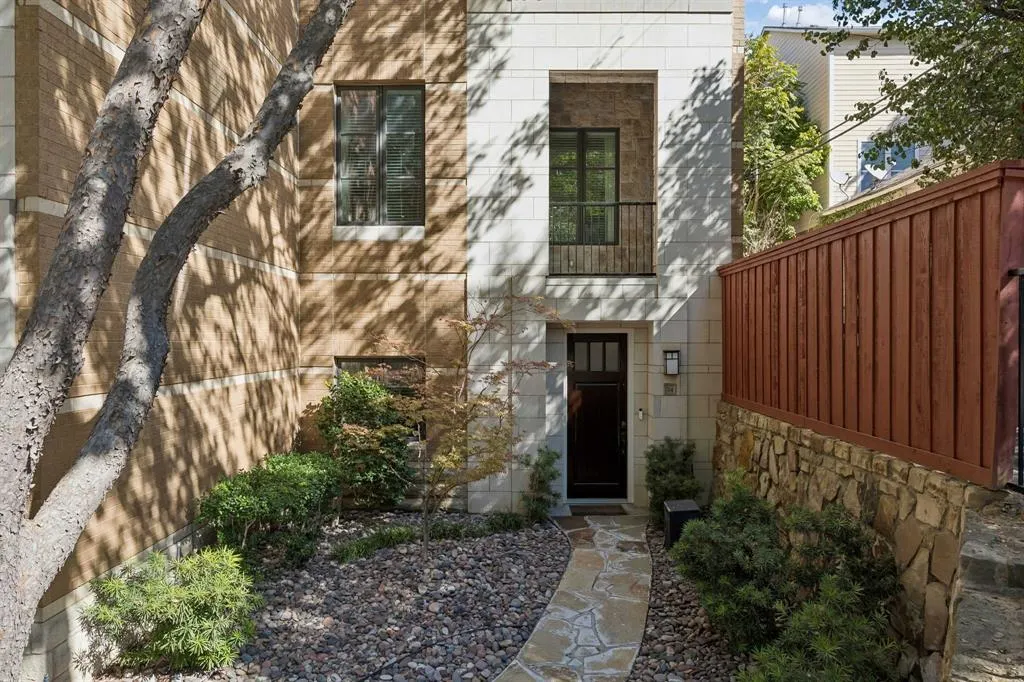 3210 Carlisle Street #34