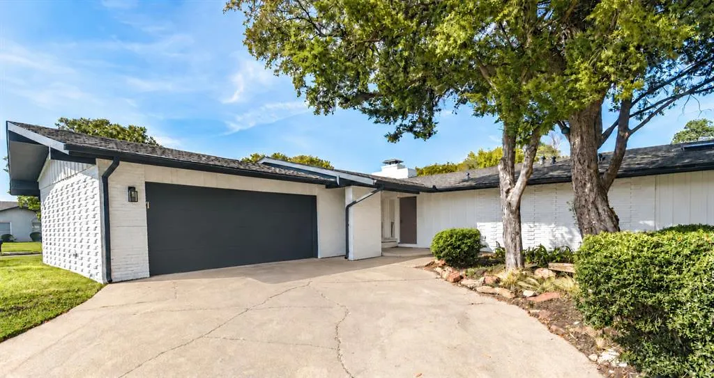 13936 Tanglewood Place