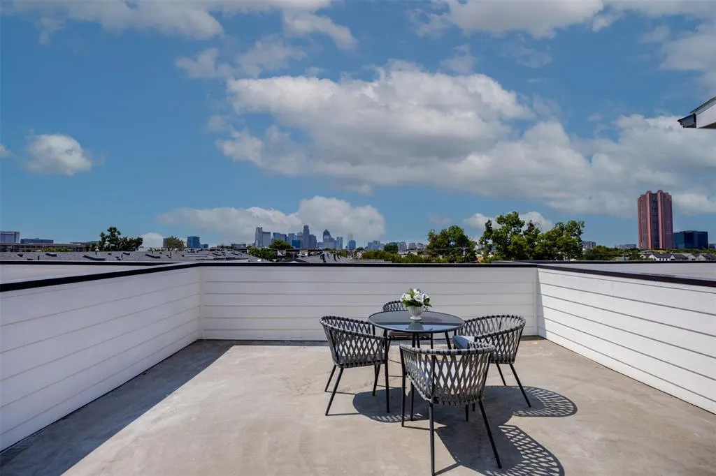 4517 Munger Avenue #103