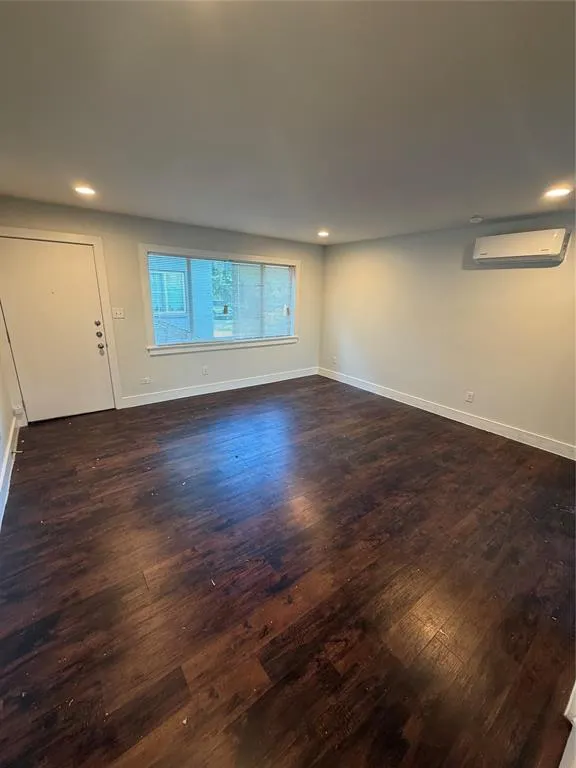 1107 S Ewing Avenue #104