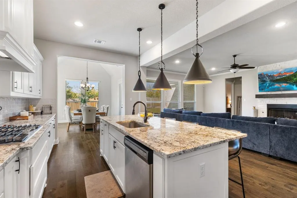 1218 Woodside Drive