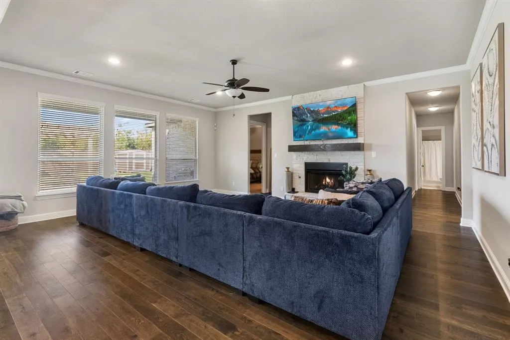 1218 Woodside Drive
