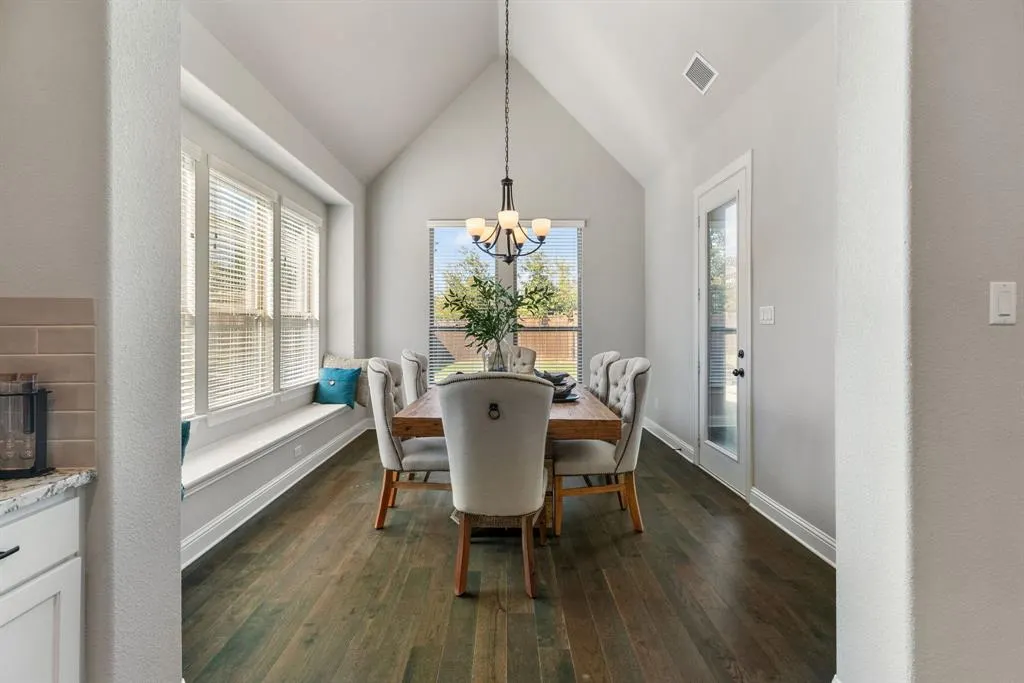 1218 Woodside Drive