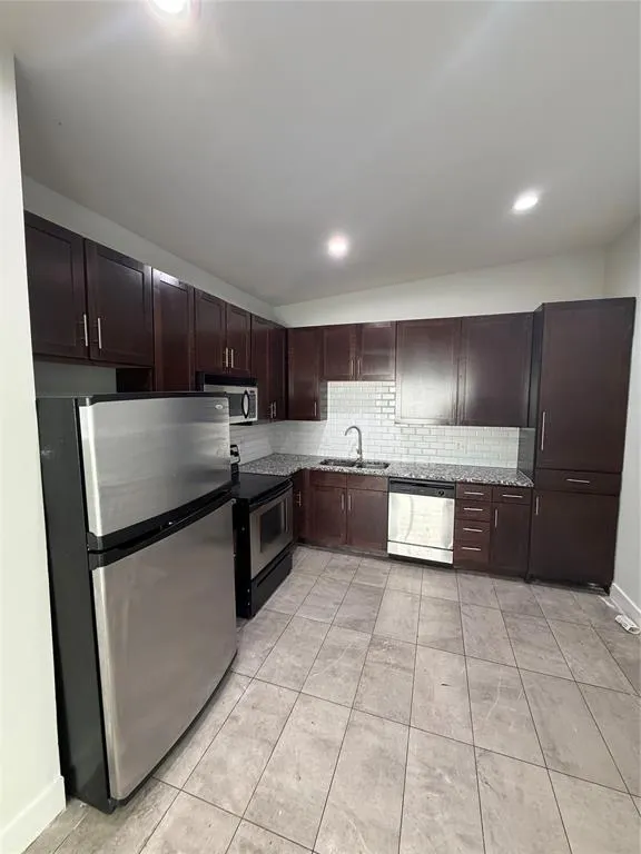 1107 S Ewing Avenue #208