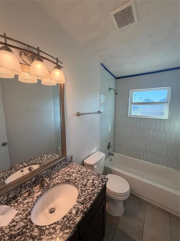 1107 S Ewing Avenue #208