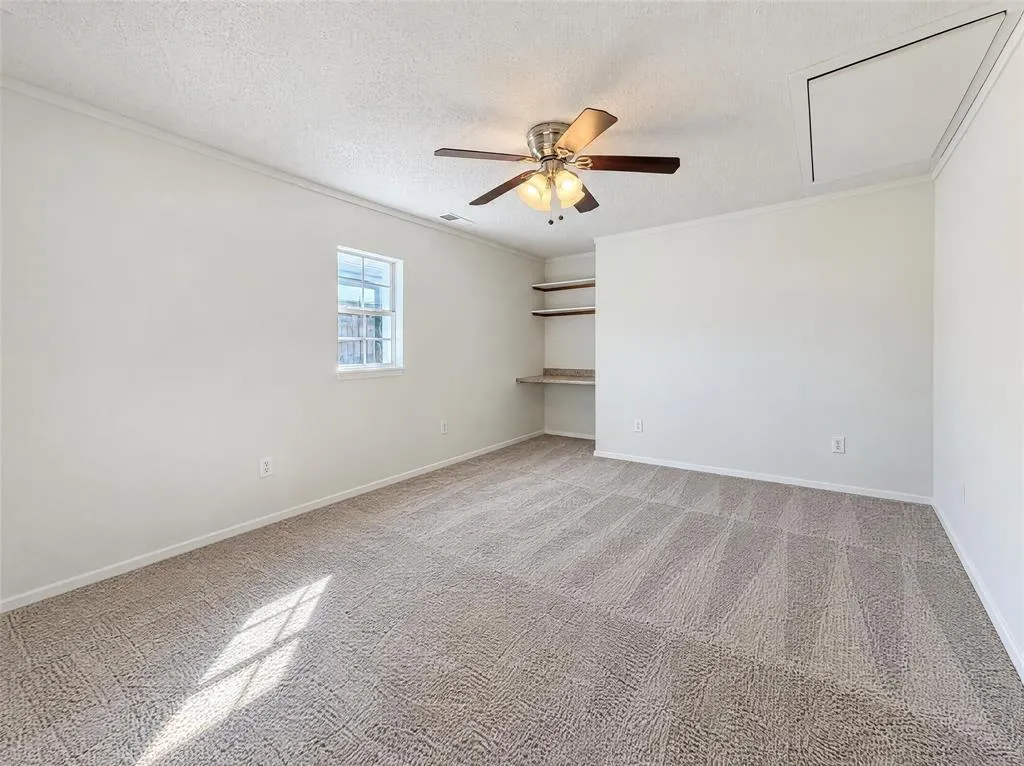 1535 El Camino Circle