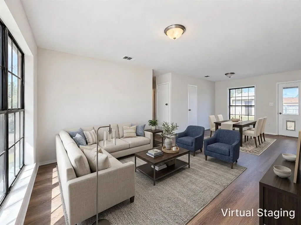 1535 El Camino Circle