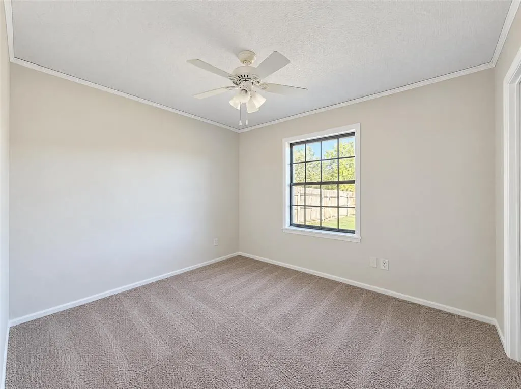1535 El Camino Circle