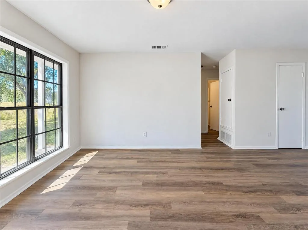 1535 El Camino Circle