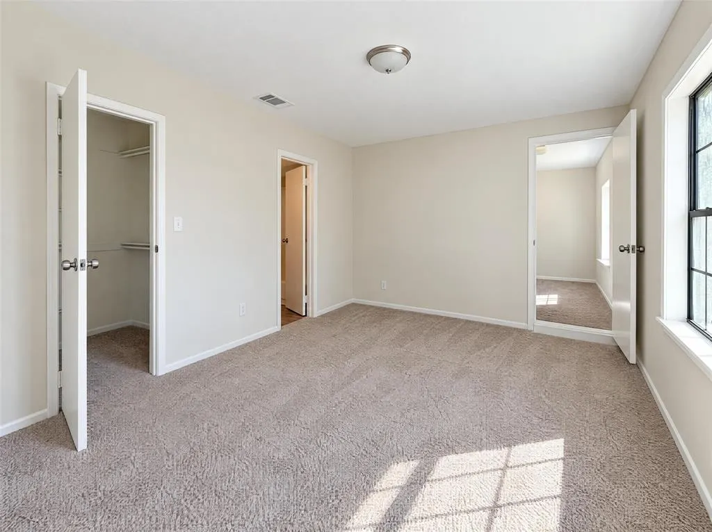 1535 El Camino Circle