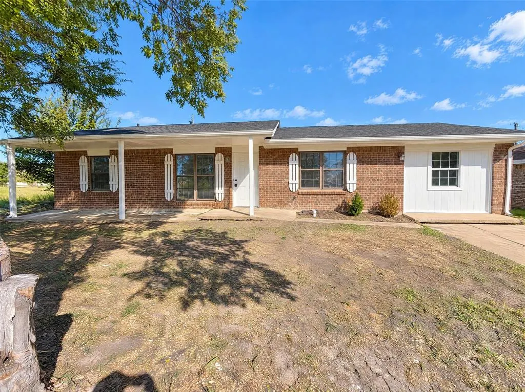 1535 El Camino Circle