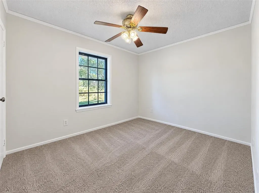 1535 El Camino Circle