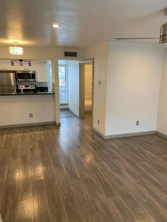 2800 Douglas Avenue #118
