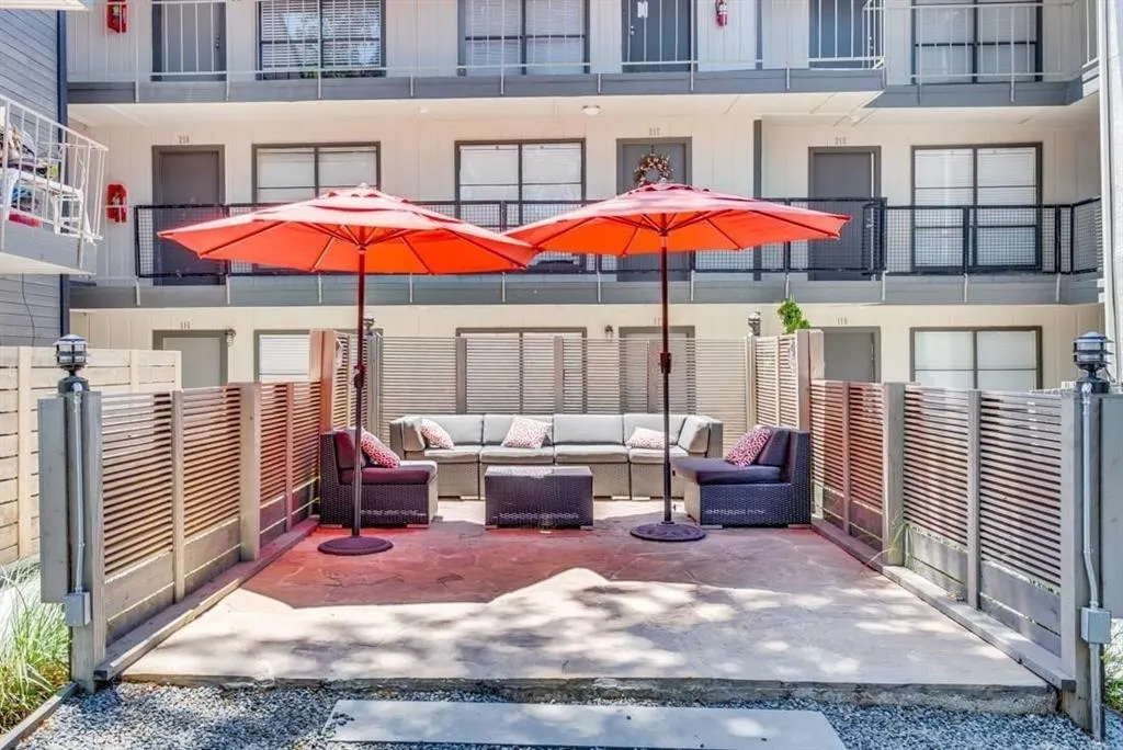 2800 Douglas Avenue #118