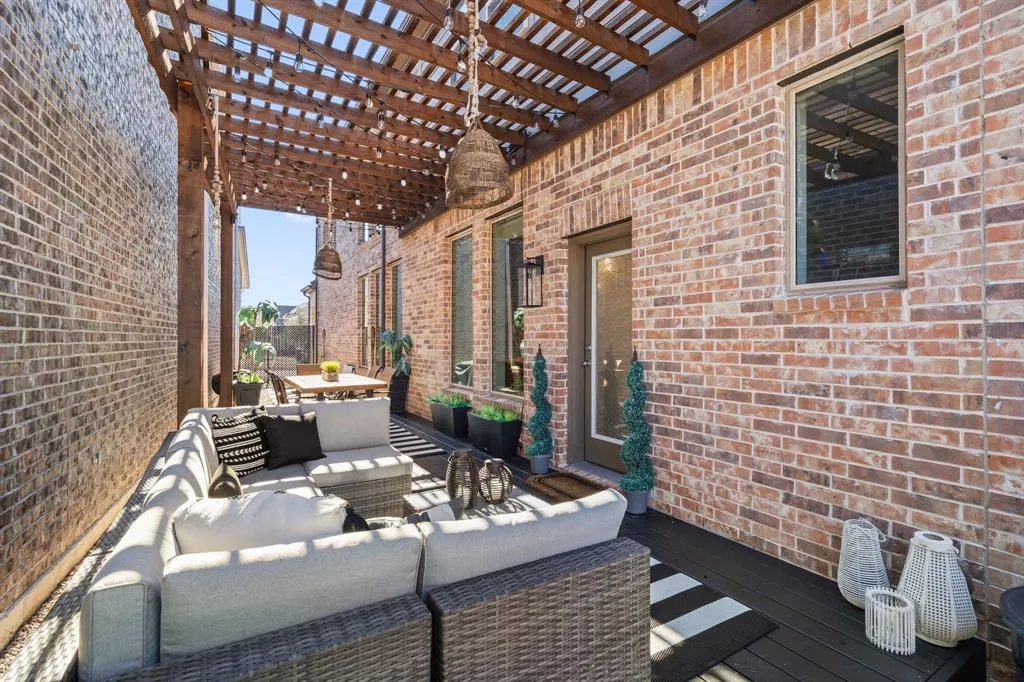 7240 San Saba Drive
