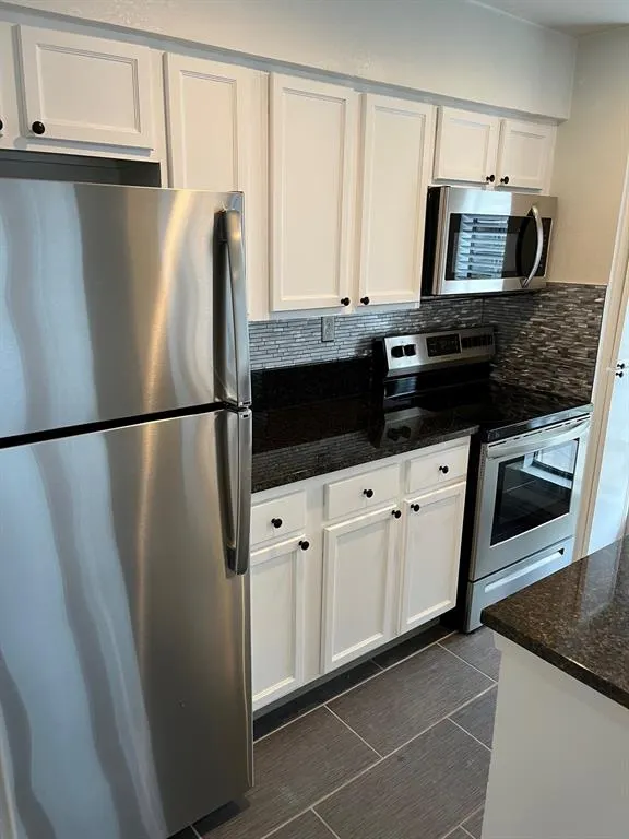 2800 Douglas Avenue #219