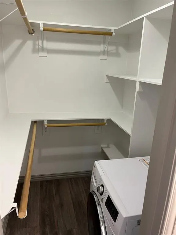 2800 Douglas Avenue #219