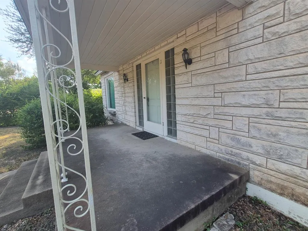 4230 Hillcrest Drive