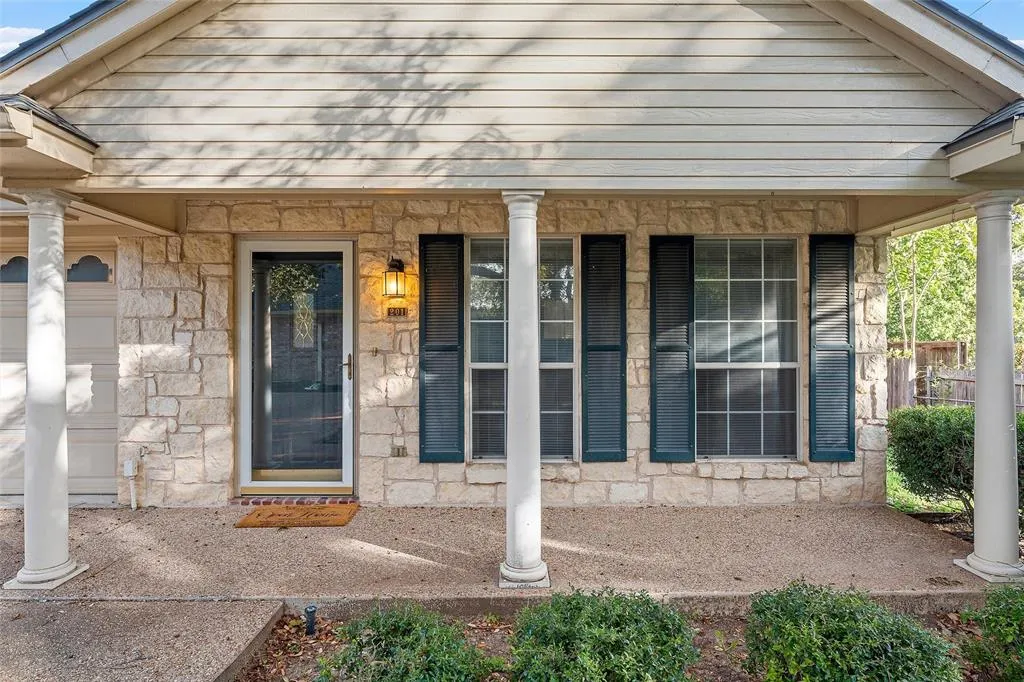 201 Pecan Village Circle