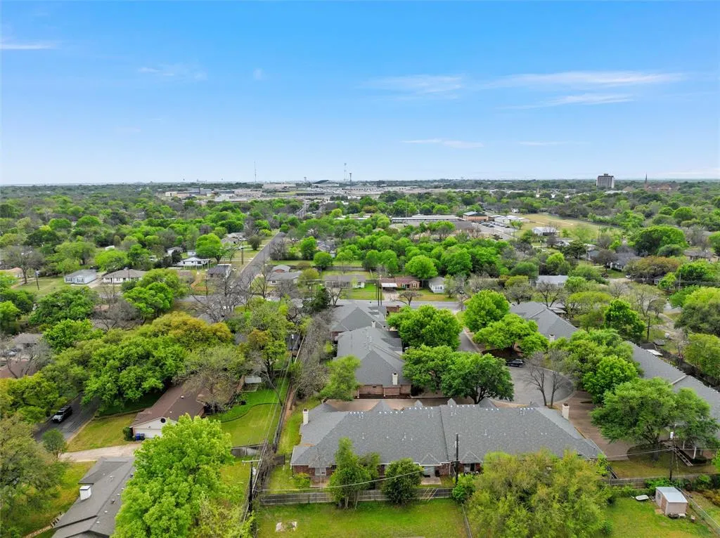 201 Pecan Village Circle